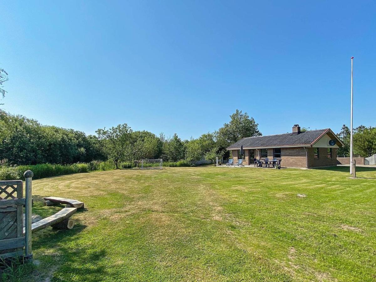 8 Person Holiday Home In R M Lakolk 外观 照片