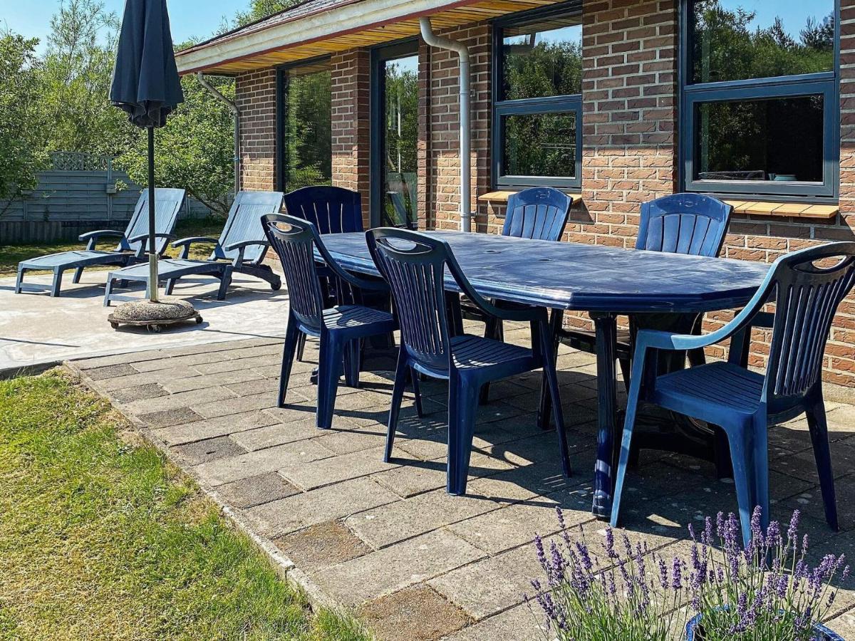 8 Person Holiday Home In R M Lakolk 外观 照片